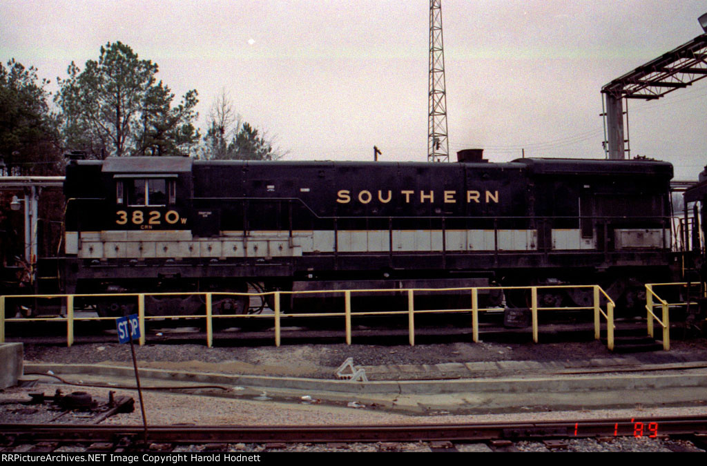 SOU 3820 sits at the fuel racks 